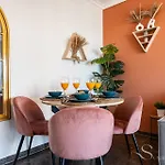 Apartment First Line , Cosy And Comfortable + Swimming Pool Torremolinos