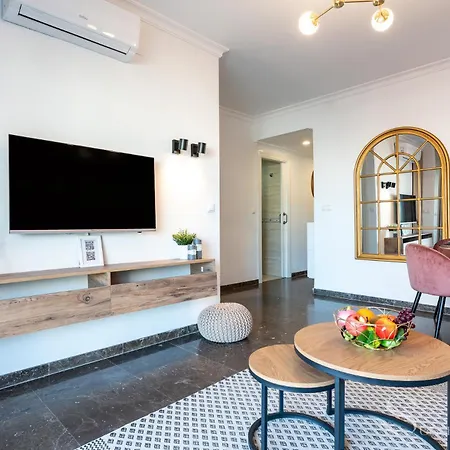 First Line , Cosy And Comfortable + Swimming Pool Апартаменты Торремолинос