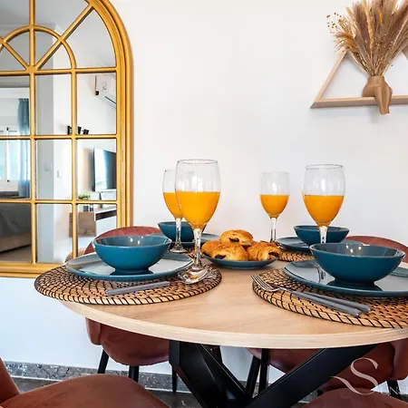 First Line , Cosy And Comfortable + Swimming Pool