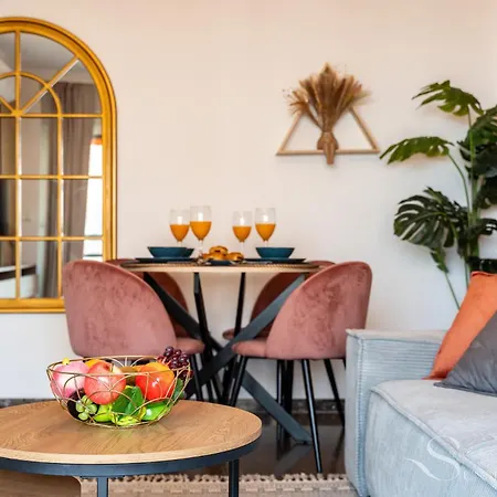 First Line , Cosy And Comfortable + Swimming Pool Apartamento