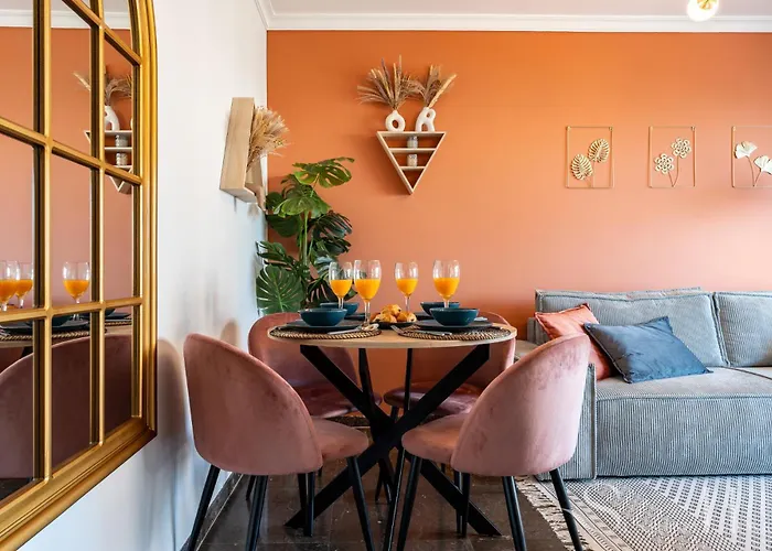 First Line , Cosy And Comfortable + Swimming Pool *