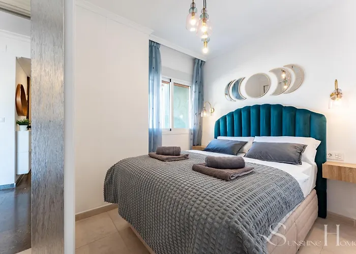 First Line , Cosy And Comfortable + Swimming Pool * Торремолинос