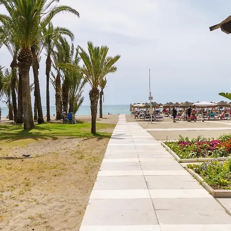 First Line , Cosy And Comfortable + Swimming Pool Apartmán *