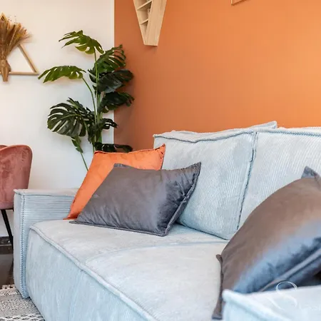 Appartement First Line , Cosy And Comfortable + Swimming Pool Torremolinos