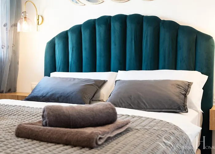 First Line , Cosy And Comfortable + Swimming Pool *