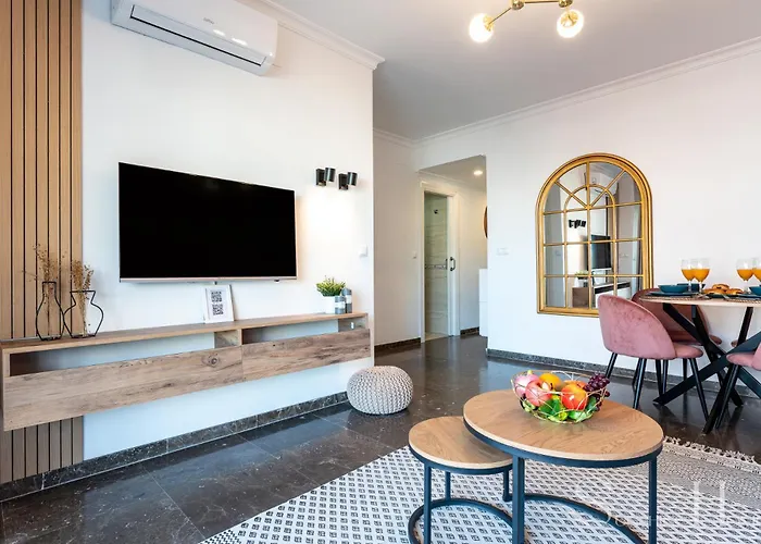 First Line , Cosy And Comfortable + Swimming Pool Lejlighed Torremolinos