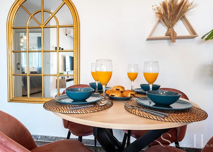 First Line , Cosy And Comfortable + Swimming Pool